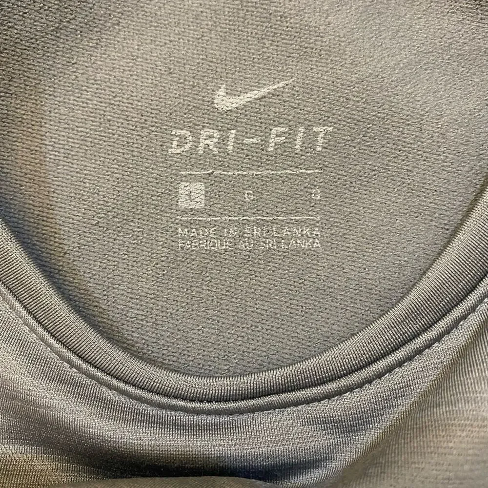 Nike Dri-Fit Long Sleeve Gray Crewneck Shirts Boys Size L